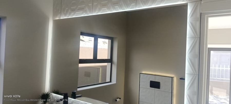 4 Bedroom Property for Sale in Seemeeu Park Western Cape